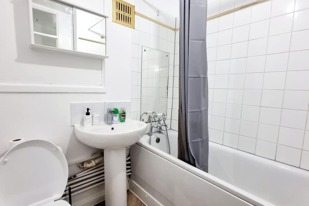 1 Bed Flat With Free Parking In E13 Daire Londra Dış mekan fotoğraf