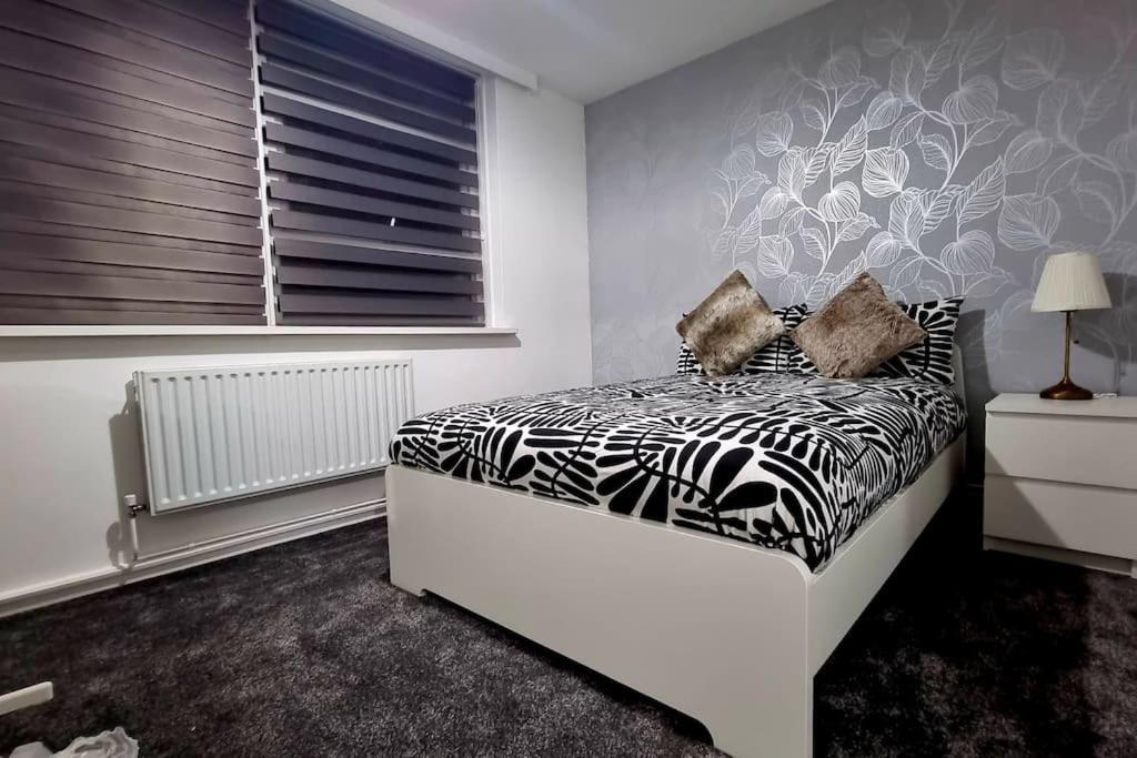 1 Bed Flat With Free Parking In E13 Daire Londra Dış mekan fotoğraf
